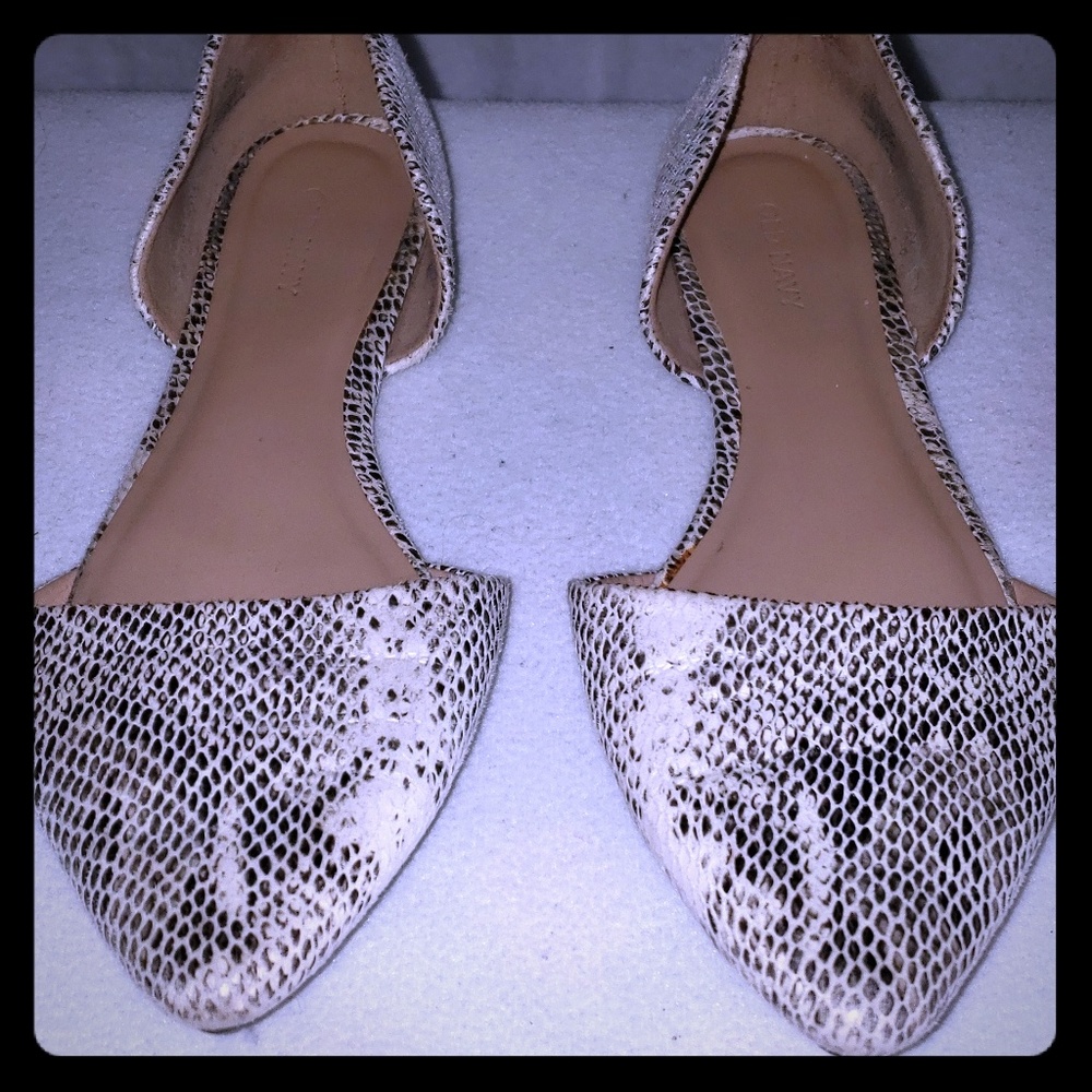 Old navy pointed toe flats